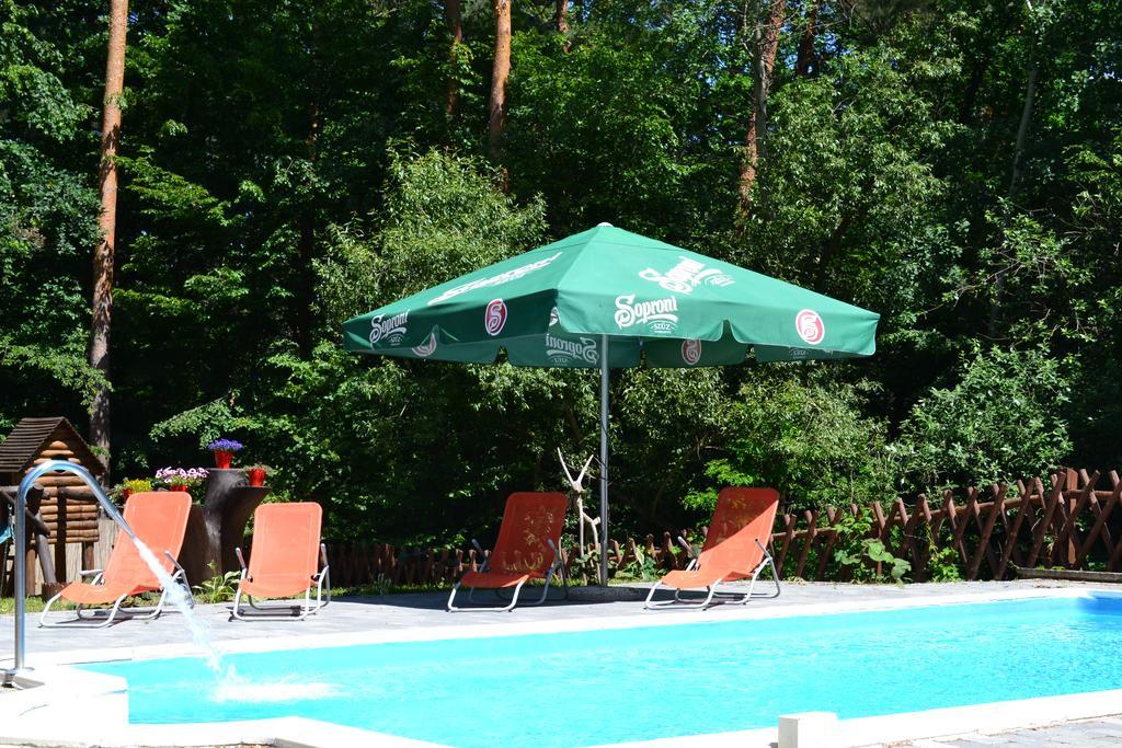 Ezuestfenyo Hotel Telkibánya Eksteriør billede