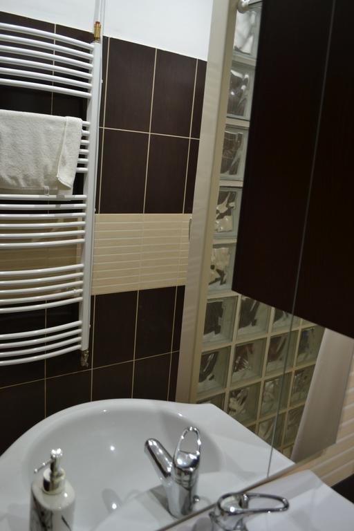 Ezuestfenyo Hotel Telkibánya Eksteriør billede